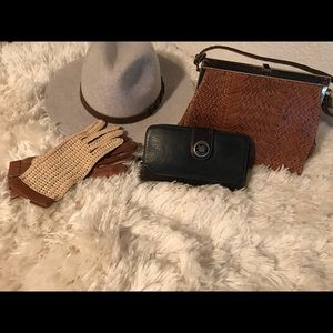 Dooney & Bourke  Wallet